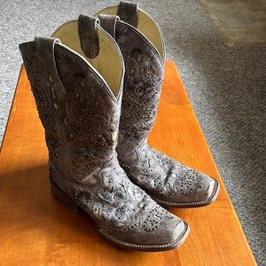 Corral women’s cowgirl boots